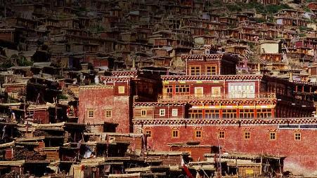 四川甘孜的色达佛学院