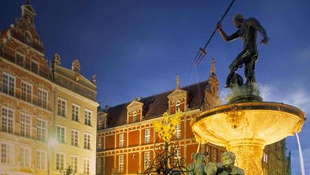 波兰格但斯克城广场上的海神喷泉