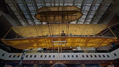 世界上第一架飞机，莱特兄弟发明的飞行器“飞行者一号”