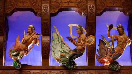 江苏无锡灵山​​梵宫中的飞天雕像