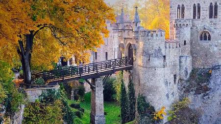 德国巴登-符腾堡州的利希滕斯坦城堡