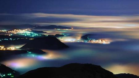 台湾台北，在阳明山自然公园内观景