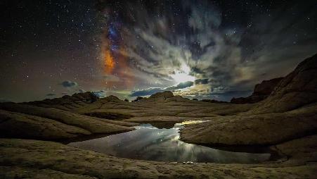 亚利桑那州朱红悬崖的白窠地貌