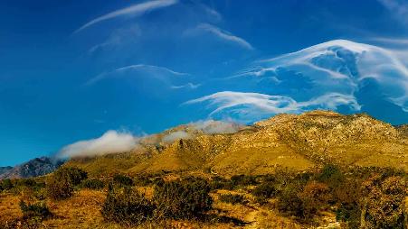 美国德克萨斯州，瓜达洛普山国家公园上空的卷云