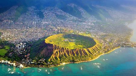 钻石头山鸟瞰图，瓦胡岛，夏威夷