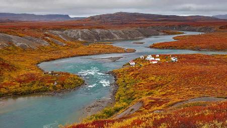 基蒂克美奥特地区的树河上的捕鱼小屋，加拿大努纳武特省