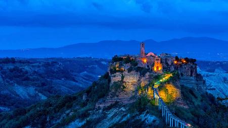 白露里治奥古城，意大利