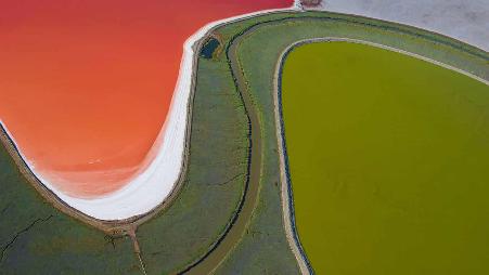 旧金山湾的盐蒸发池，美国加利福尼亚州