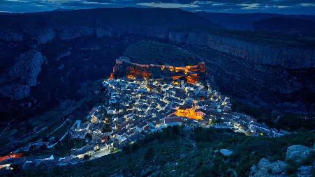 丘利利亚，西班牙