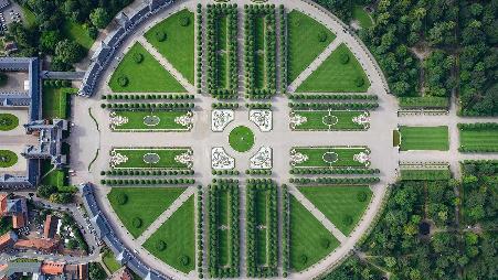 施韦青根城堡花园鸟瞰图，德国巴登-符腾堡州