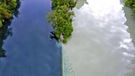 流入罗纳河的阿尔沃河，瑞士日内瓦