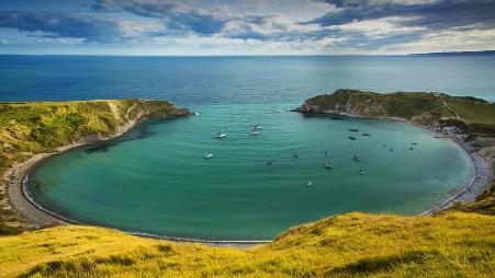 侏罗纪海岸的拉尔沃思湾，英格兰多塞特郡