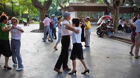 又是一年重阳日，年龄永远只是个数字。越老越新鲜才对！