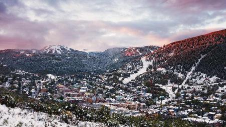 滑雪小镇，冬天的趣味。不滑雪的冬天怎么能叫冬天？