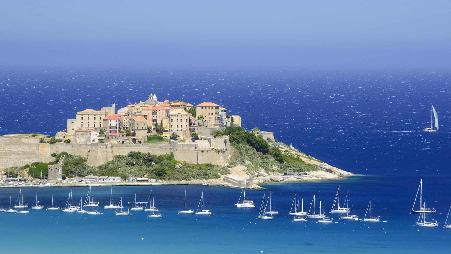 巴拉涅卡尔维湾的城堡和要塞，法国科西嘉岛