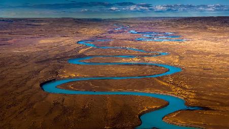 蜿蜒在巴塔哥尼亚