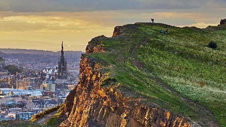 俯瞰 "北方的雅典"