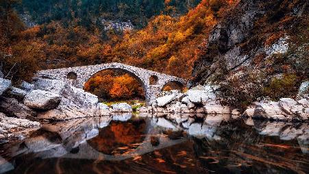 位于保加利亚阿尔达河上的Dyavolski(魔鬼桥)