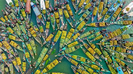 卡普泰湖水上市场，兰加马蒂，孟加拉