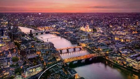 小船轻轻划过泰晤士河