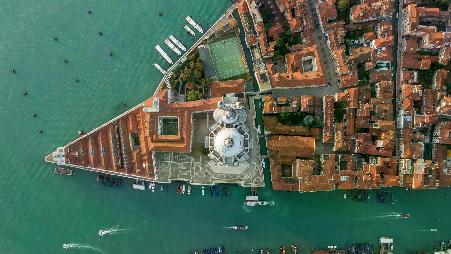 在漂浮的城市之上