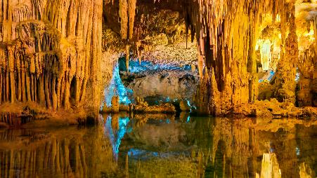 一座适合神居住的石窟