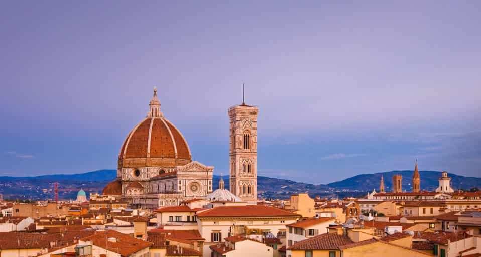 意大利佛罗伦萨市阿诺河边的维琪奥桥