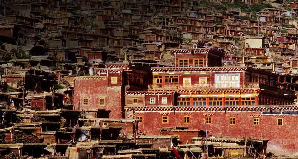 四川甘孜的色达佛学院