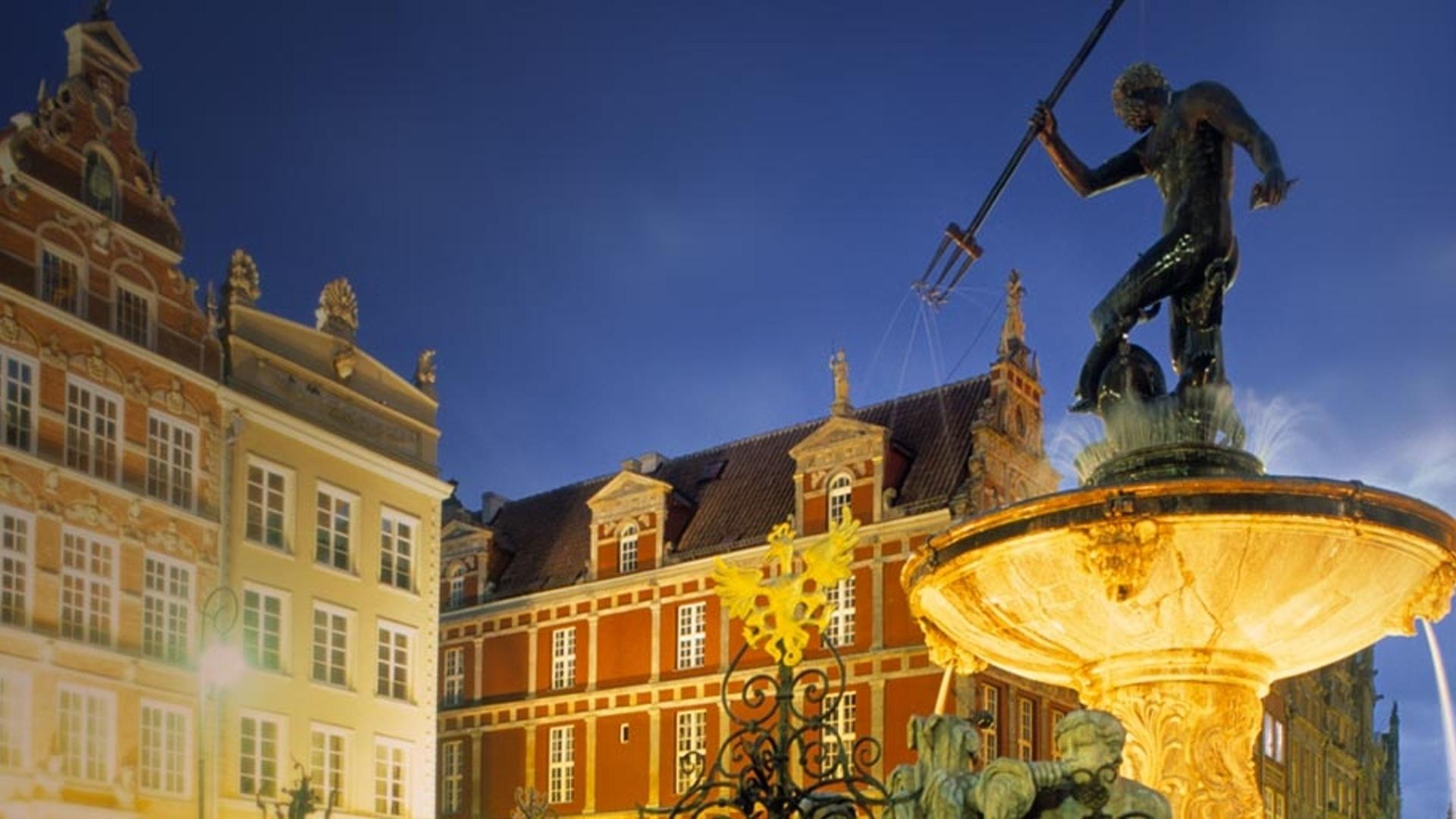 波兰格但斯克城广场上的海神喷泉