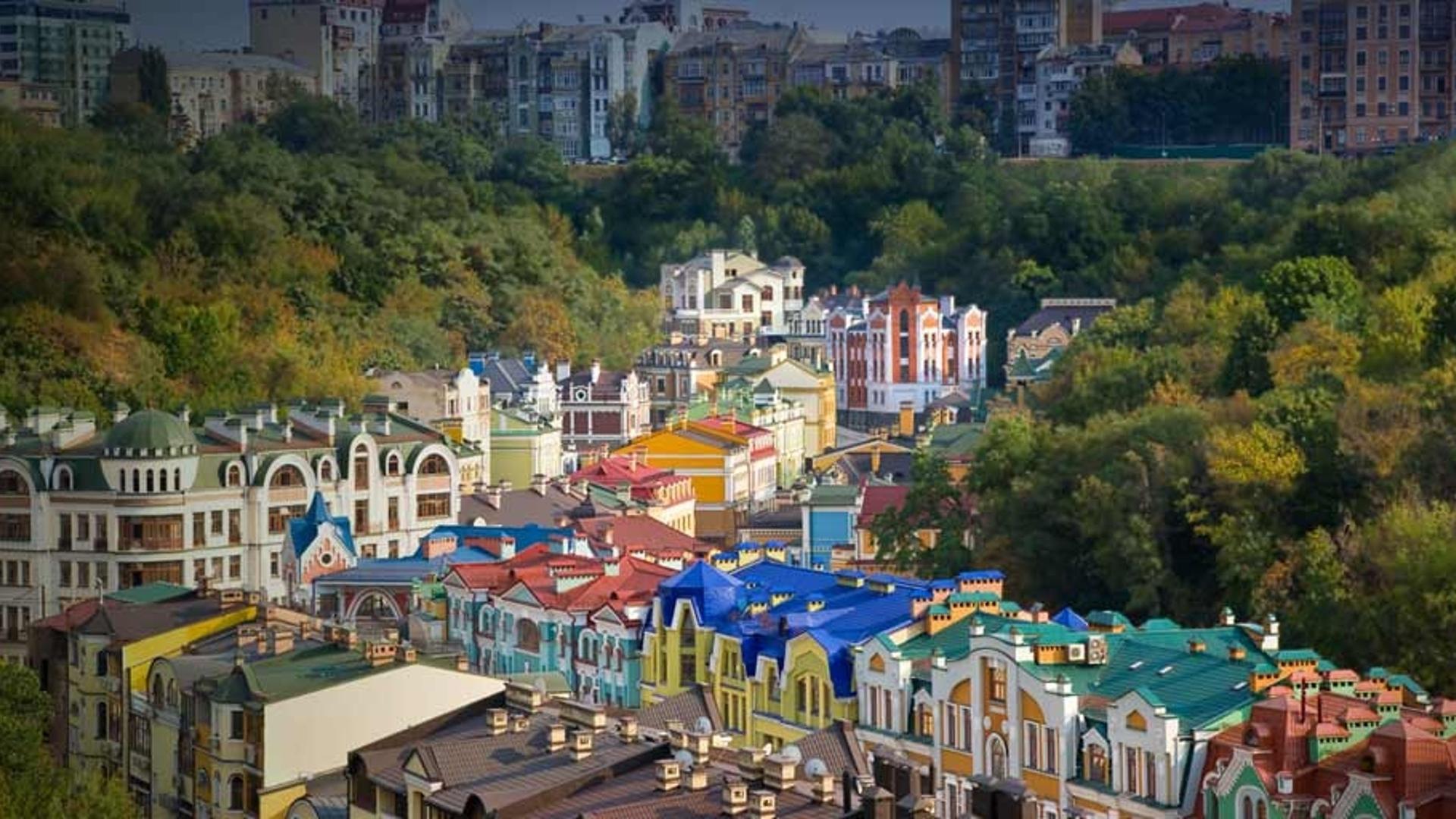 五颜六色的乌克兰民居