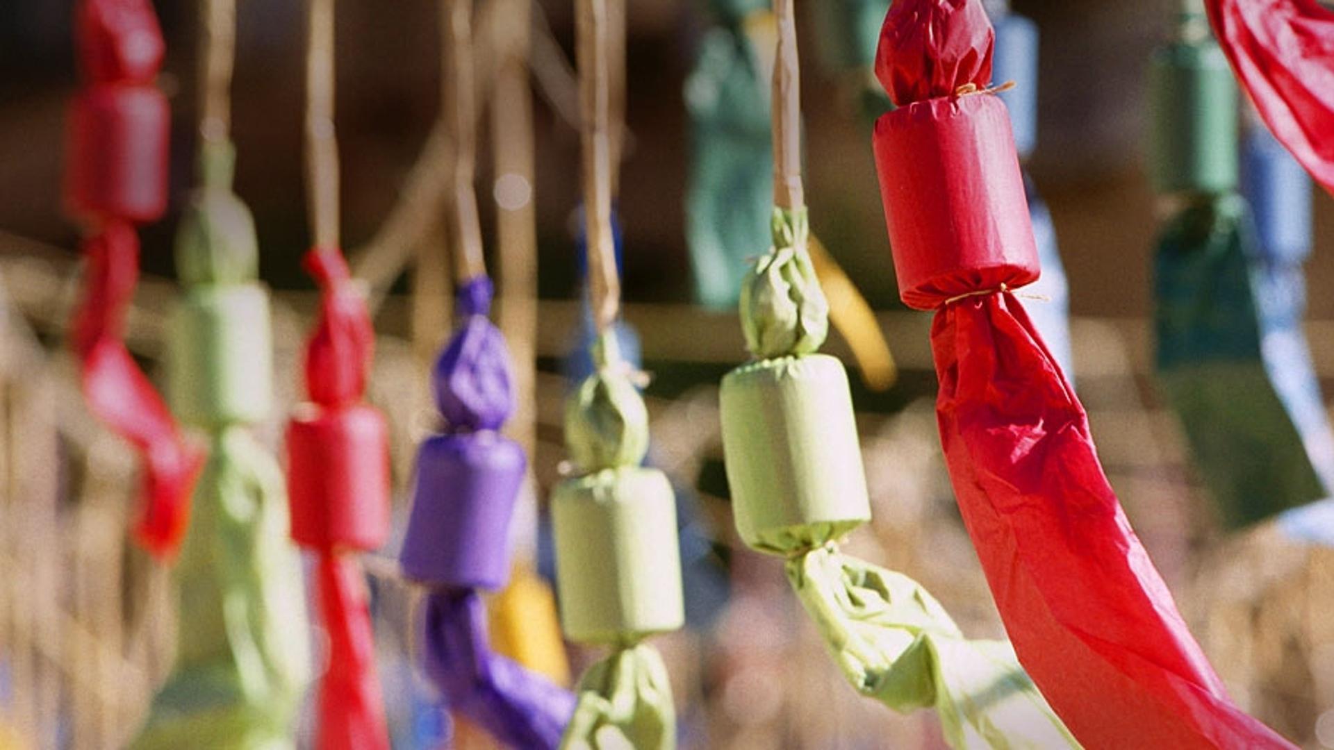 西班牙瓦伦西亚篝火节的炮竹