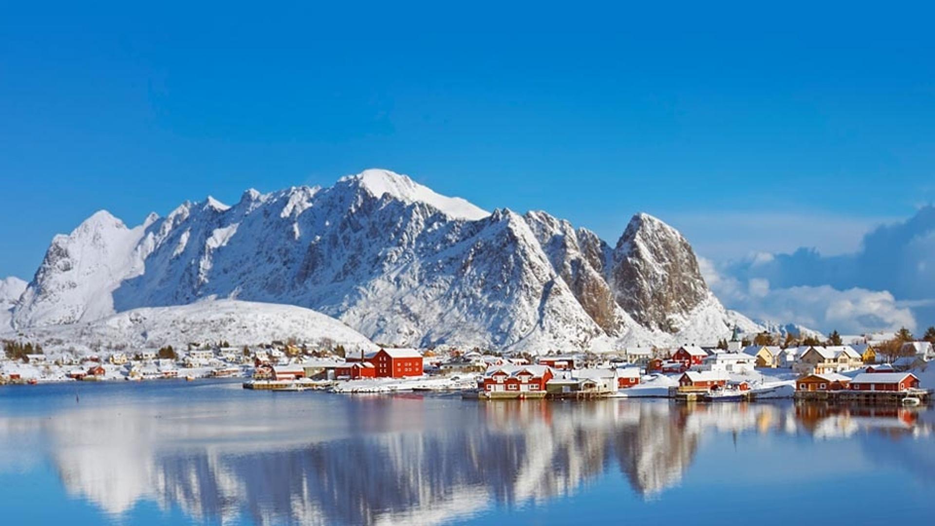 挪威罗弗敦群岛的雷讷渔村