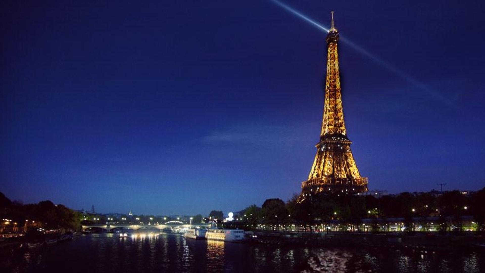 法国巴黎埃菲尔铁塔