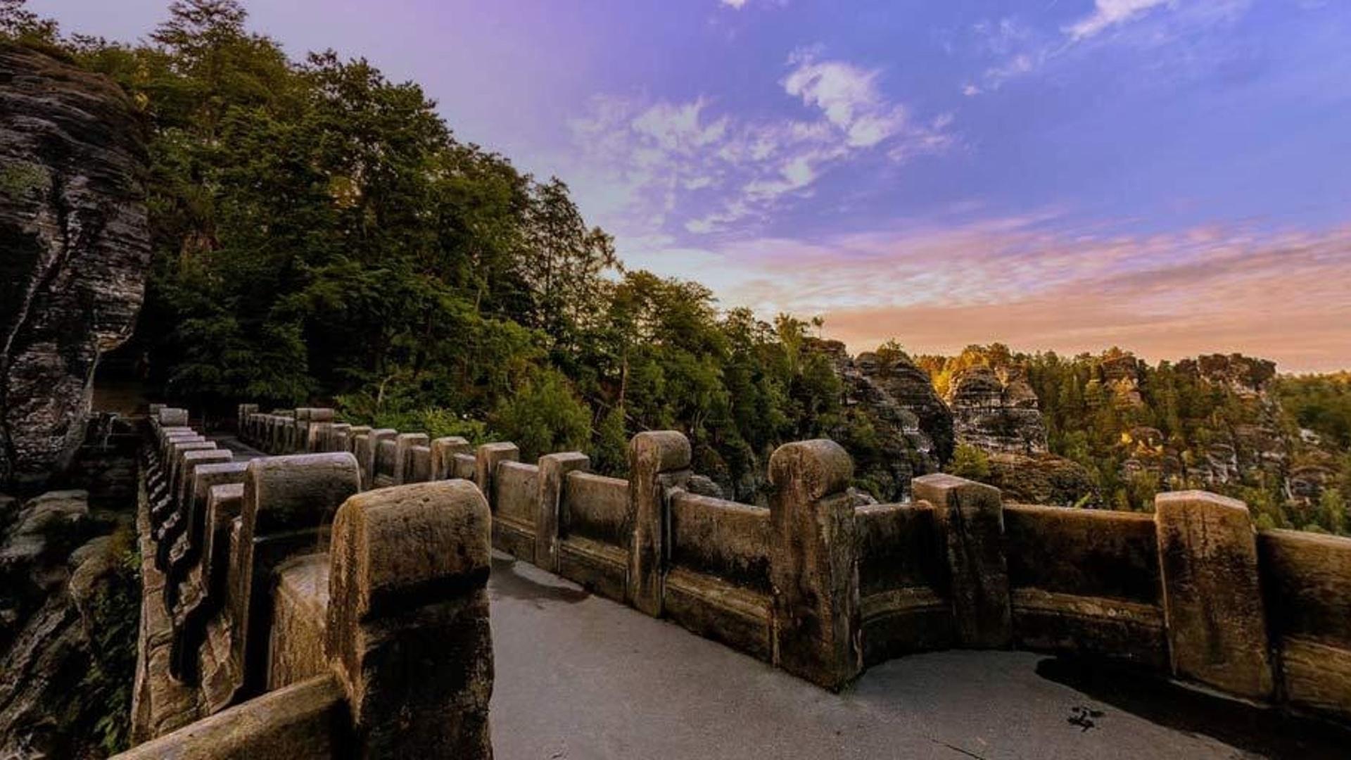 德国易北河谷易北河上的巴斯泰桥