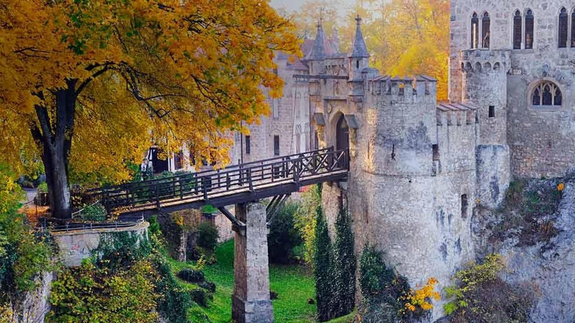 德国巴登-符腾堡州的利希滕斯坦城堡