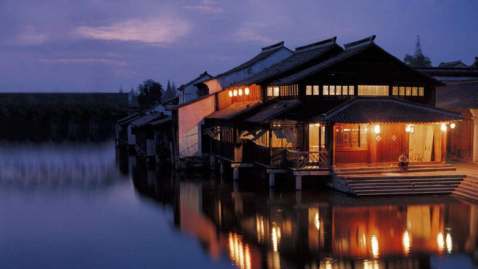 浙江桐乡乌镇财神湾的夜晚