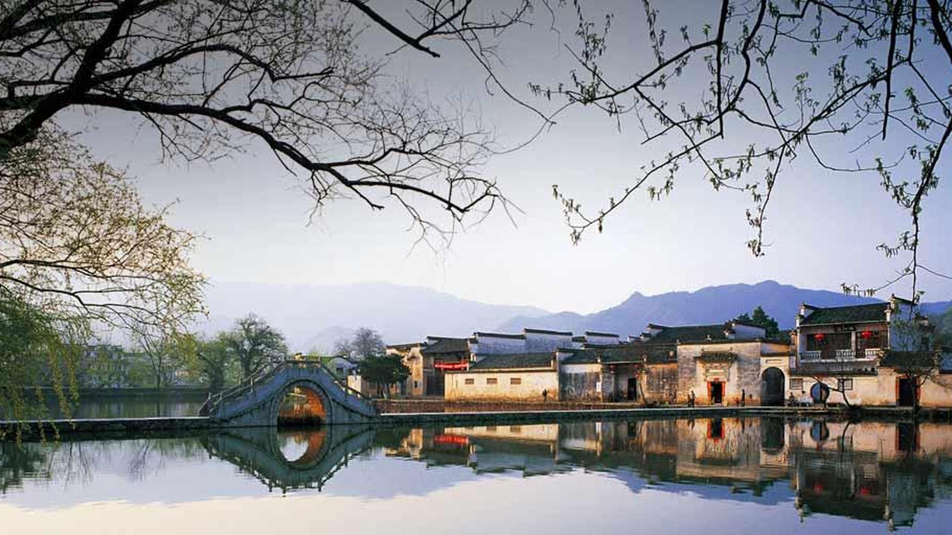 安徽省古徽州的水边民宅建筑