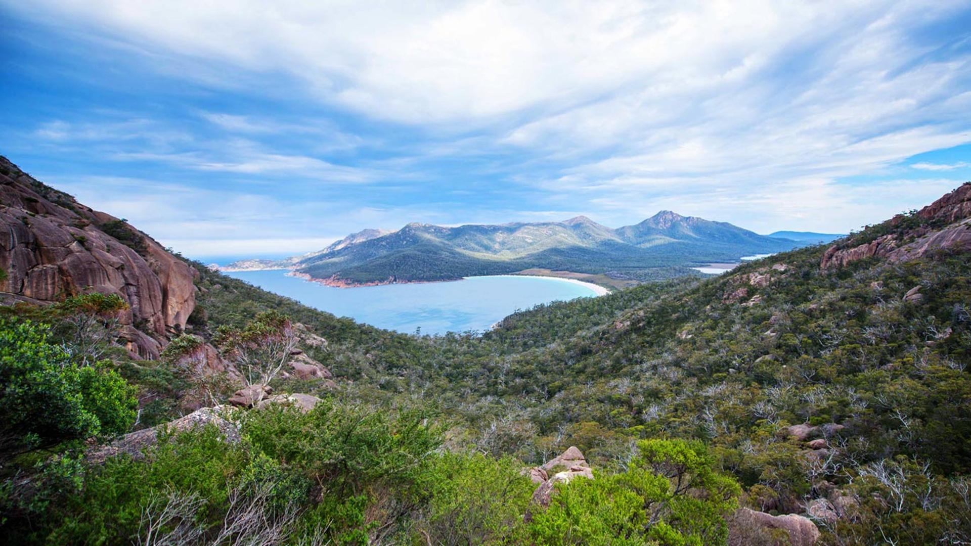 澳大利亚，塔斯马尼亚岛，菲欣纳国家公园的酒杯湾
