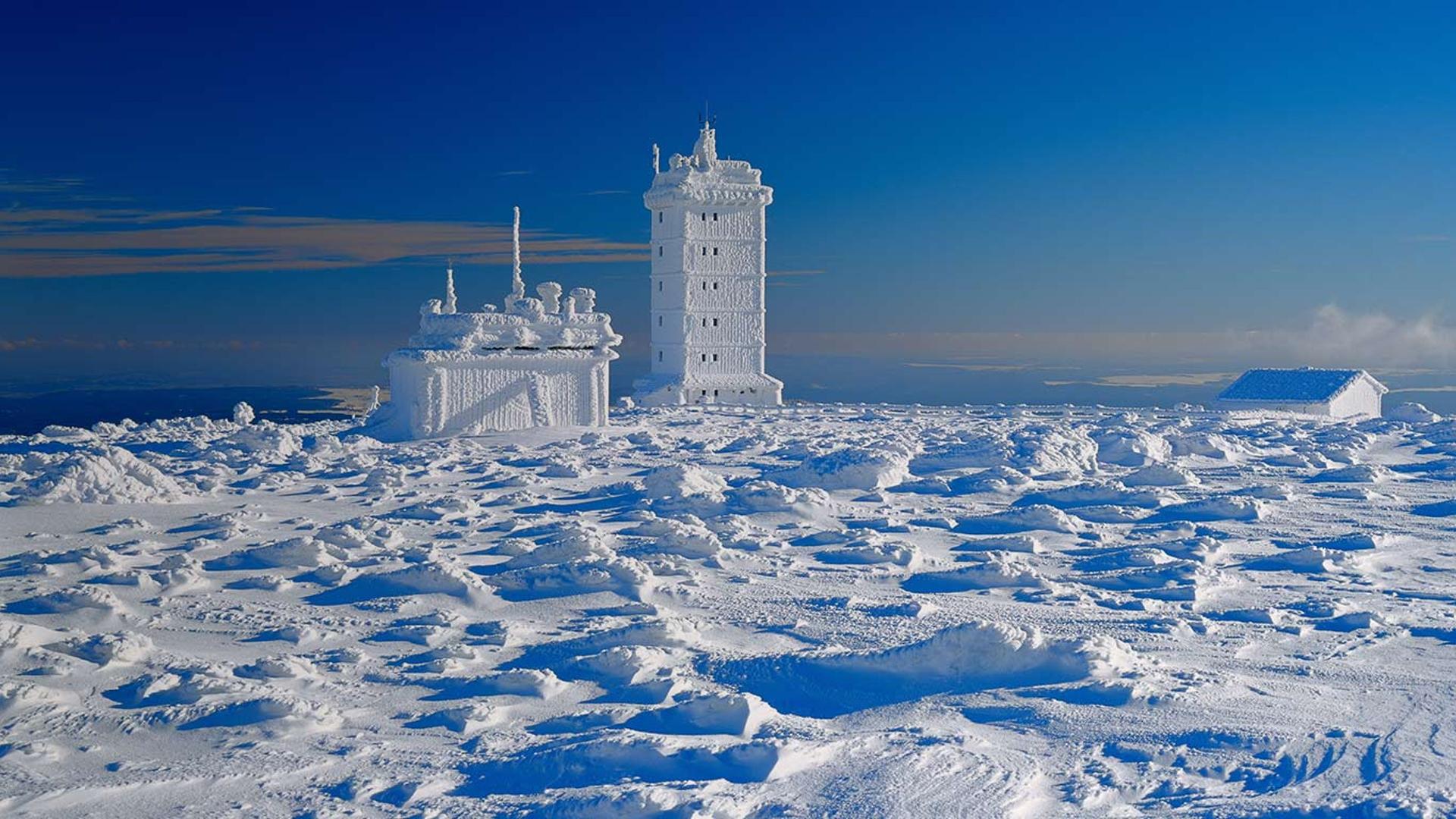 德国萨克森-安哈尔特州，罗步肯峰上的气象站