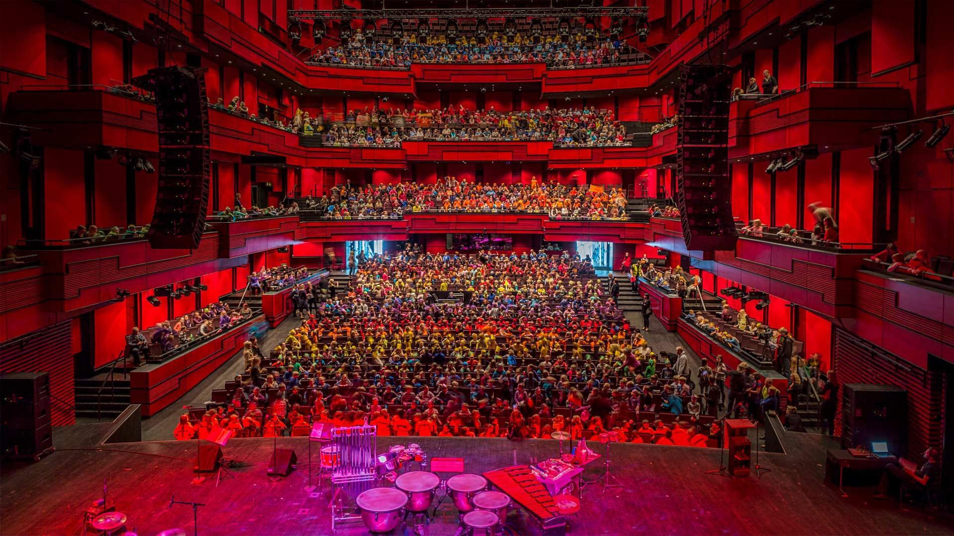 在雷克雅未克哈帕音乐厅举办的儿童文化节，冰岛