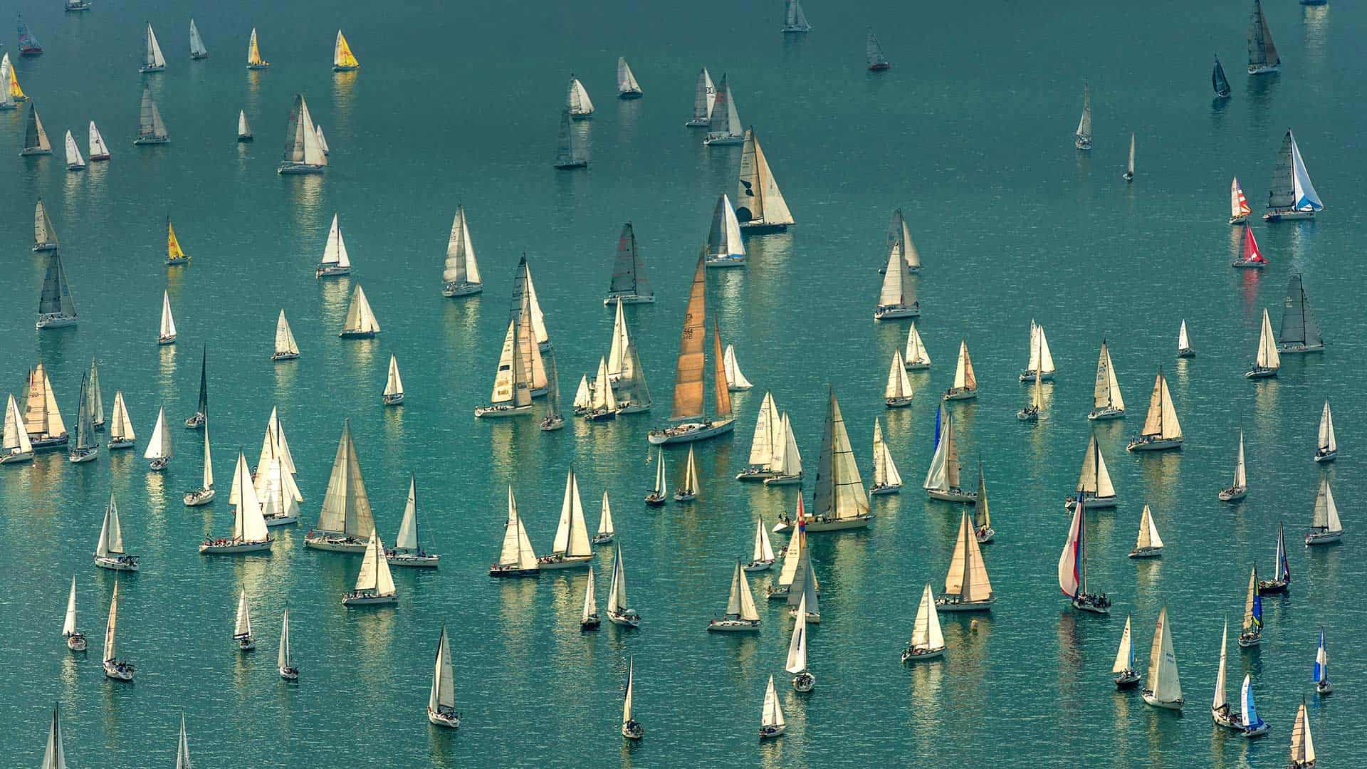 巴克拉纳帆船赛百舸争流，意大利的里雅斯特港
