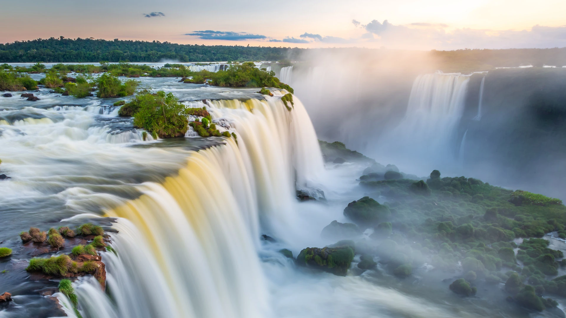 从巴拉那州看到的伊瓜苏瀑布, 巴西